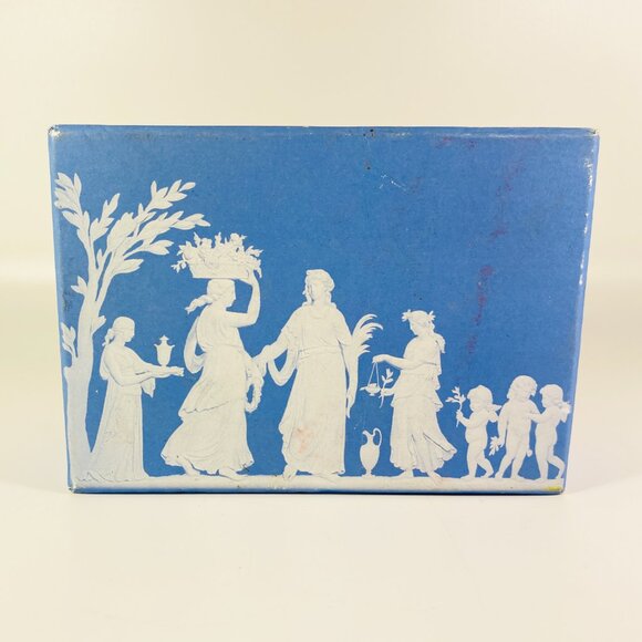 RARE !Wedgwood Cameo Tea Set in White4 decorative ornaments: Mini Set Christmas - Picture 3 of 6